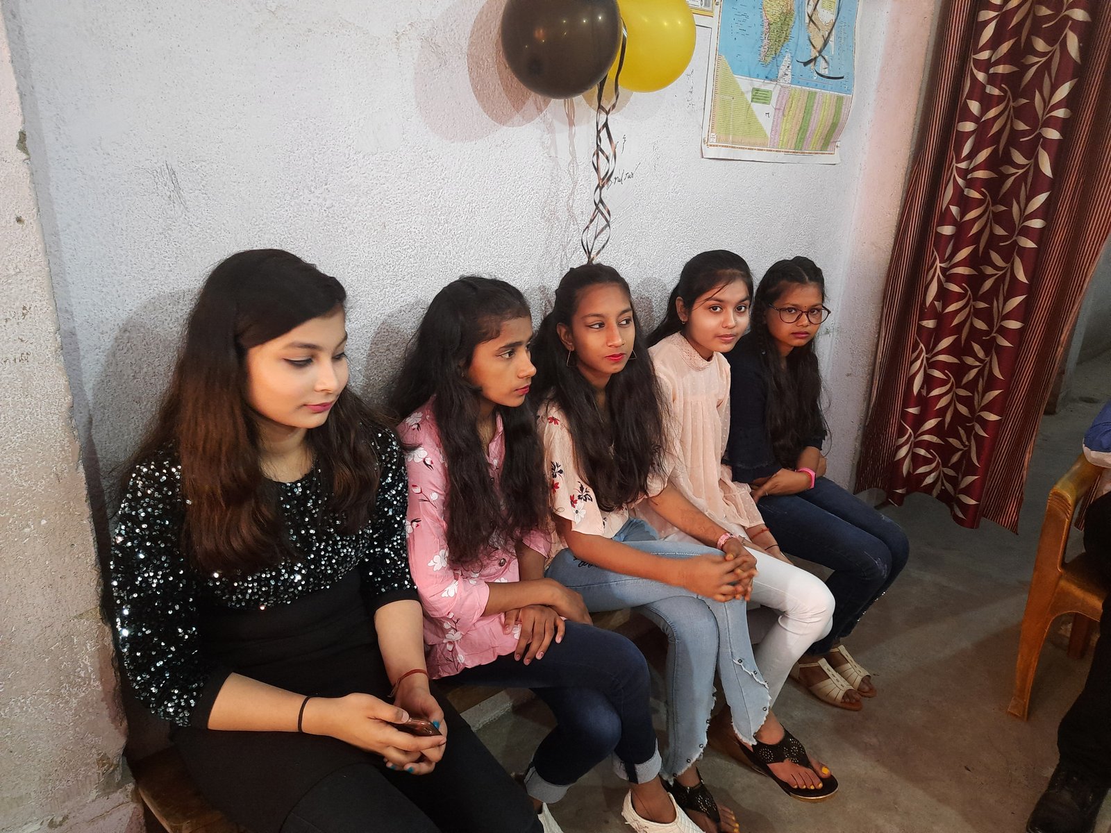 Premier India | ओमेगा एजुकेशन सेंटर के द्वारा होली मिलन समारोह आयोजित