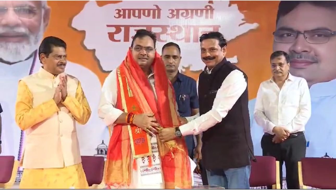 Premier India | इलेक्ट्रोपैथिक चिकित्सकों ने मुख्यमंत्री का अभिनन्दन...